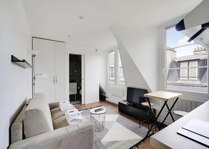 Cosy & Bright - 2p - Ternes 度假居